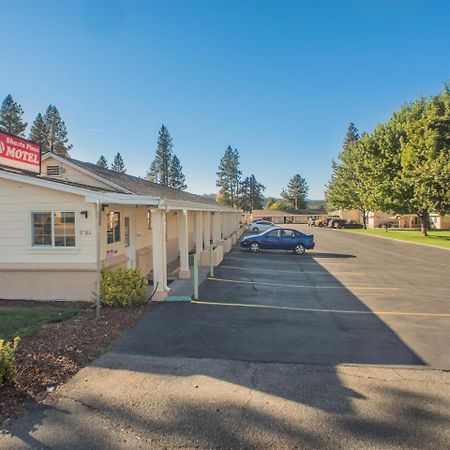 Shasta Pines Motel & Suites Burney Exterior foto