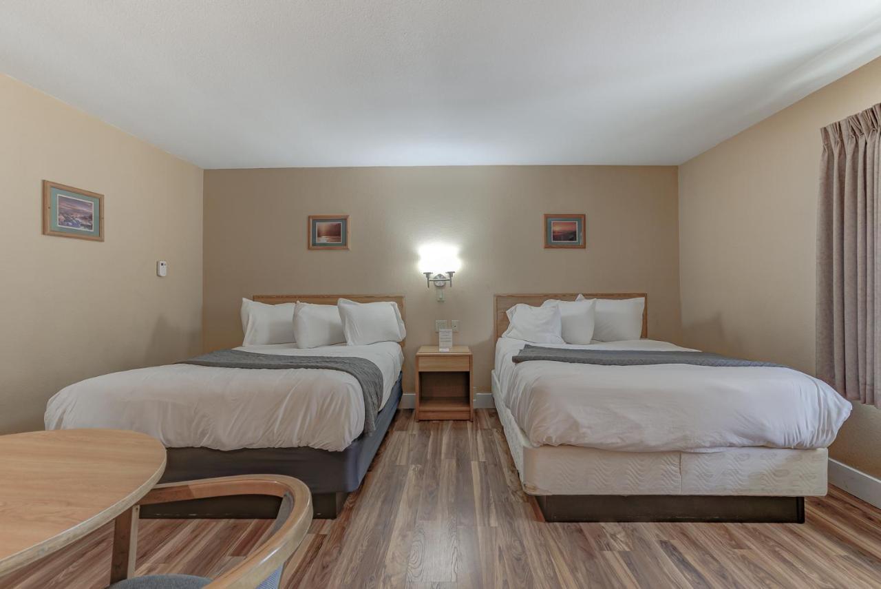 Shasta Pines Motel & Suites Burney Exterior foto