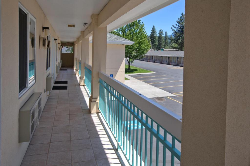 Shasta Pines Motel & Suites Burney Exterior foto