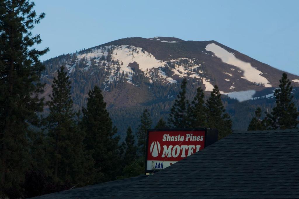 Shasta Pines Motel & Suites Burney Exterior foto