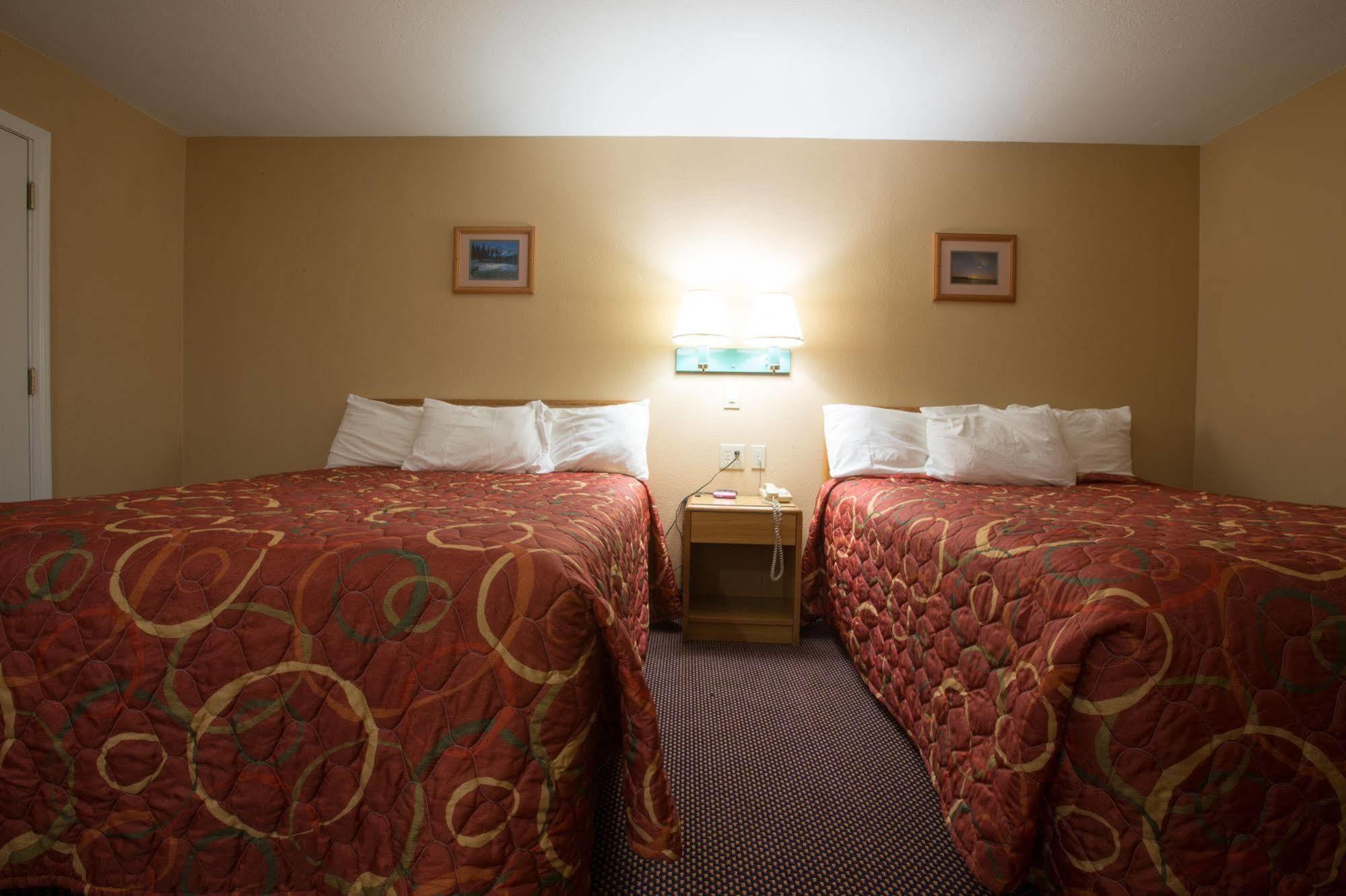 Shasta Pines Motel & Suites Burney Exterior foto