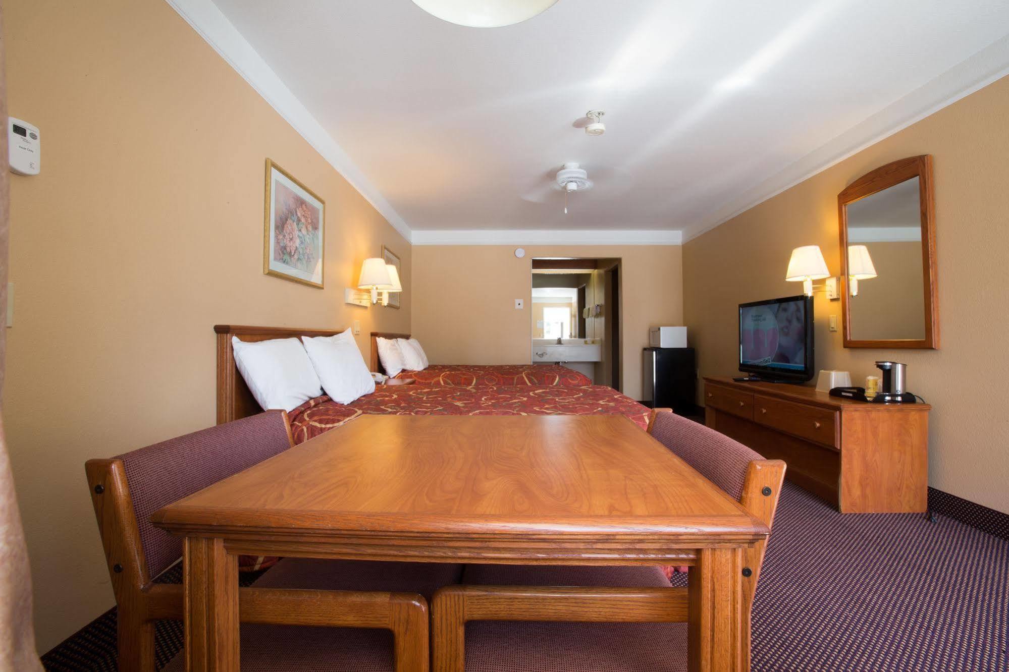 Shasta Pines Motel & Suites Burney Exterior foto
