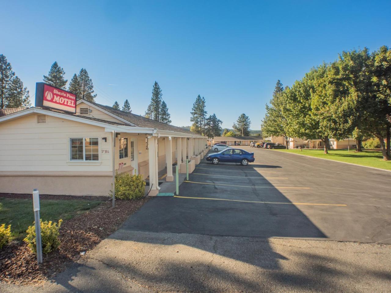Shasta Pines Motel & Suites Burney Exterior foto